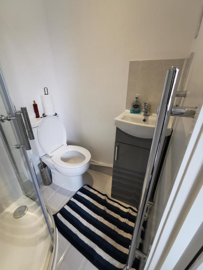 Studio Self Contained Double Bedroom London Exterior photo